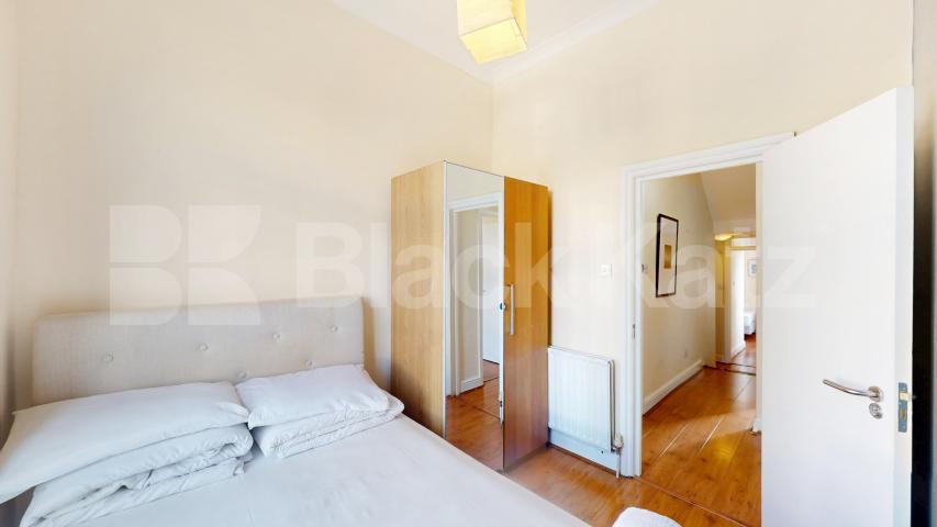 Stylish 3 bedroom flat on quiet residential street in Camden  Rochester Road, Camden